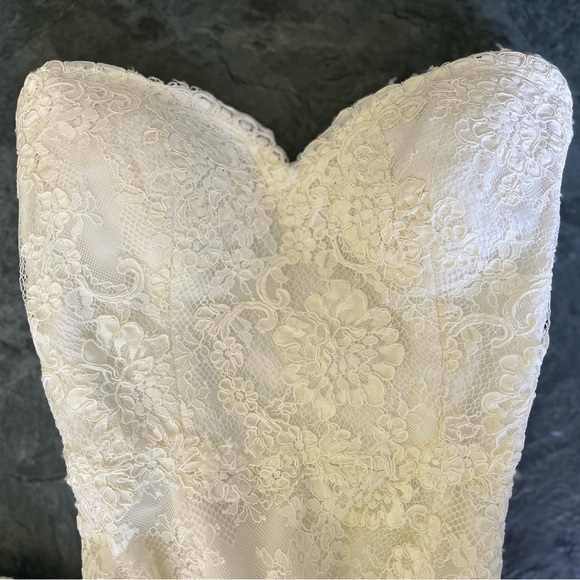 Never Worn Monique Lhuillier Wedding Gown - Picture 4 of 14